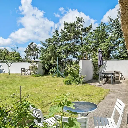 4 Bedroom In *