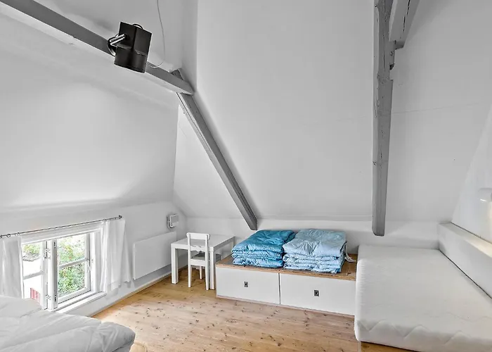 Dom wakacyjny 4 Bedroom In *